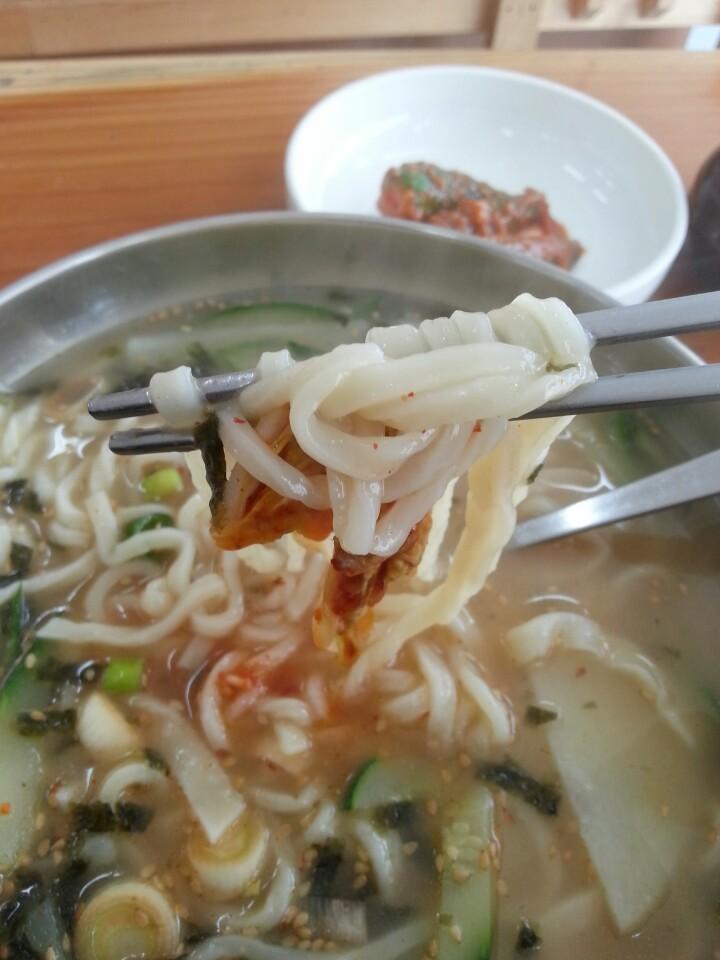 디너의여왕 - 장터손칼국수 - 경주시 황성동 한식 칼국수 만두 추천맛집