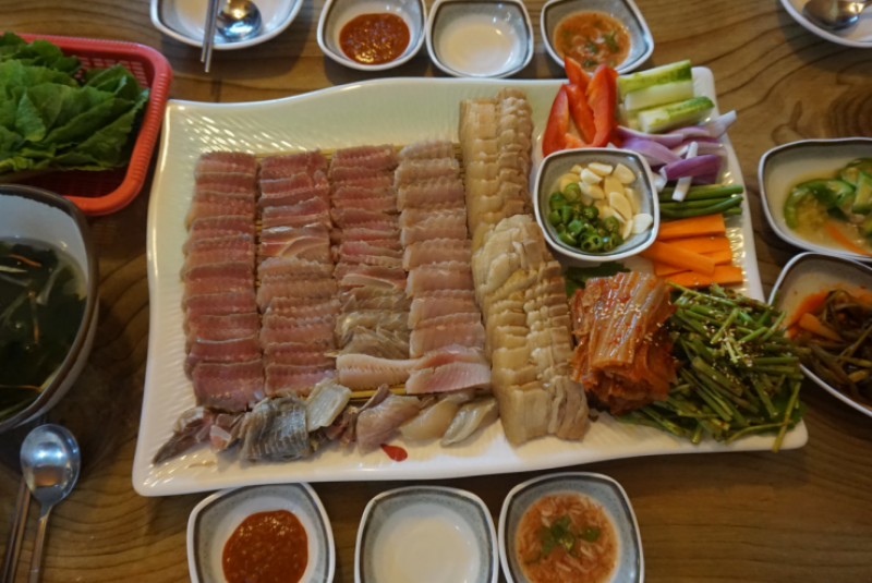디너의여왕 - [울산 남구] 푸짐한 홍어삼합 32767차 디너의여왕 - [울산 남구]  푸짐한 홍어삼합 32767차