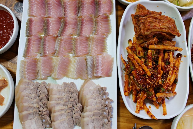 디너의여왕 - [울산 남구] 푸짐한 홍어삼합 32767차 디너의여왕 - [울산 남구]  푸짐한 홍어삼합 32767차