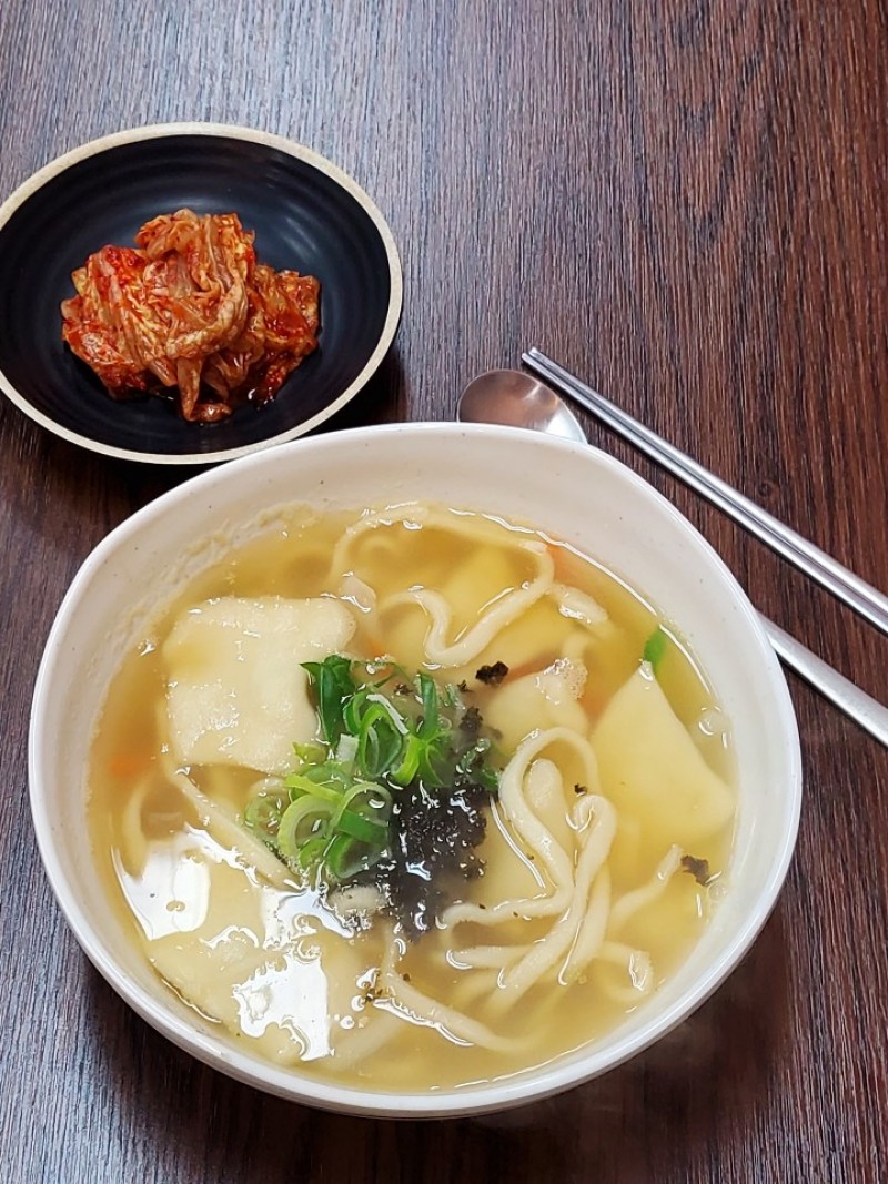 디너의여왕 - [광주 남구] 뜨끈한 칼국수 32767차 디너의여왕 - [광주 남구]  뜨끈한 칼국수 32767차