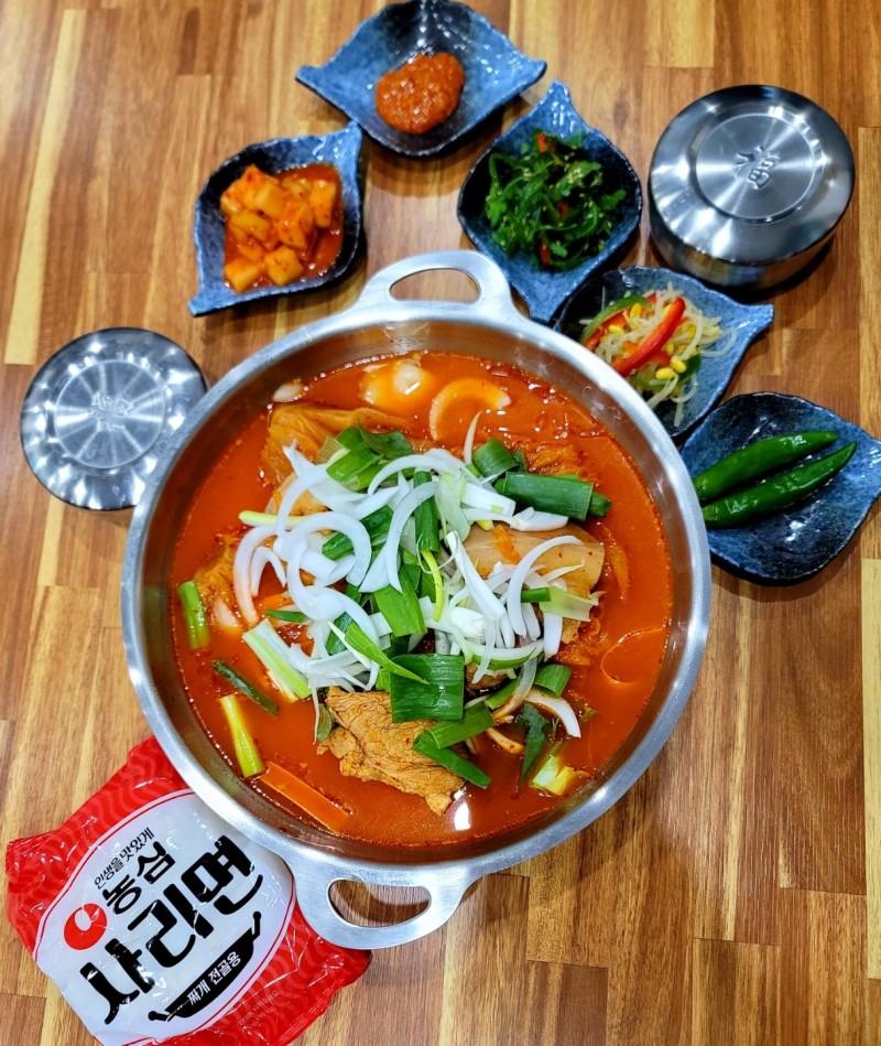 디너의여왕 - [부산 기장] 사랑담은묵은지찜찌개 정관점 1차