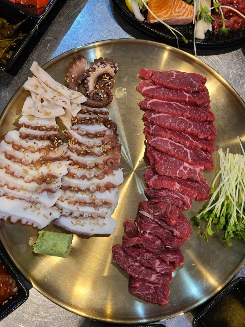 디너의여왕 - [인천 남동] 육회야문연어 남동구청점 1차
