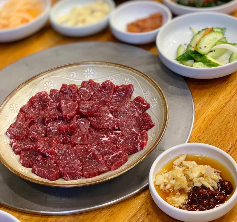 디너의여왕 - [대구 동구] 입소문이 자자한 생고기 뭉티기 32767차