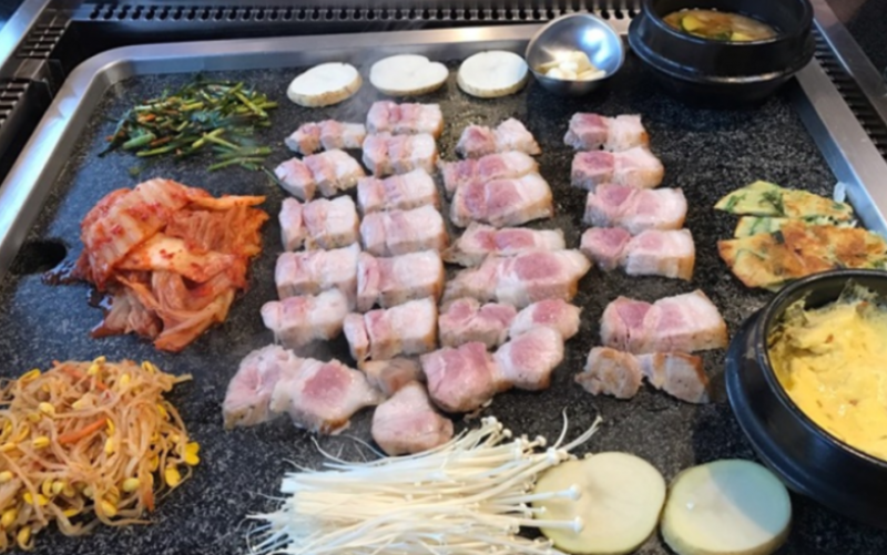 디너의여왕 - [대구 북구] 기름진 육즙이 중독적인 삼겹살 1차 디너의여왕 - [대구 북구] 기름진 육즙이 중독적인 삼겹살  1차