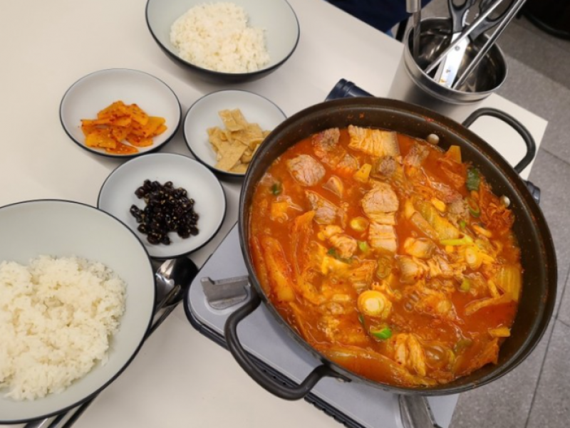 디너의여왕 - [울산 중구] 도담김치찌개 2차