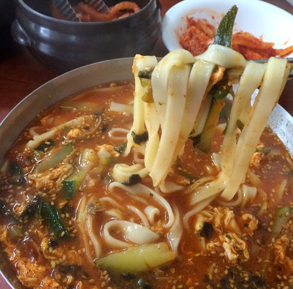 다모아칼국수 이미지
