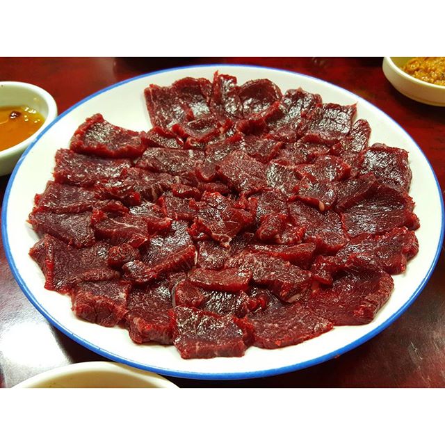 디너의여왕 - 참생고기육회 - 북구 고성동3가 음식점 한식 육류,고기 추천맛집