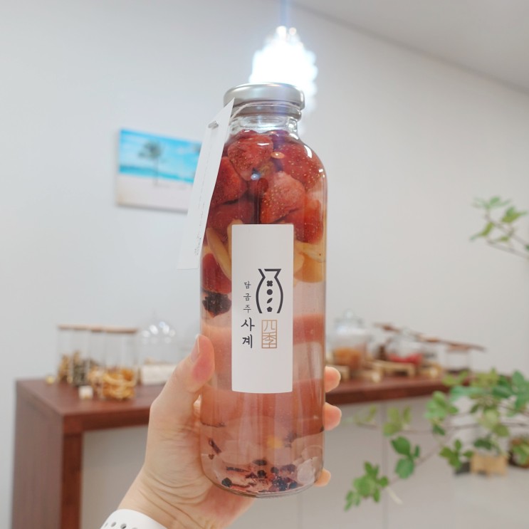 https://ssproxy.ucloudbiz.olleh.com/v1/AUTH_e59809eb-bdc9-44d7-9d8f-2e7f0e47ba91/tr/1657897349.jpg