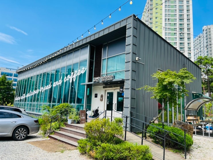 https://ssproxy.ucloudbiz.olleh.com/v1/AUTH_e59809eb-bdc9-44d7-9d8f-2e7f0e47ba91/tr/1722925460.jpg