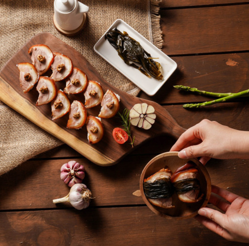 디너의여왕 - [배송] 빛고을푸드 순살족발초밥세트 족발300g+초밥10pc+생와사비10g+명이나물160g 1차